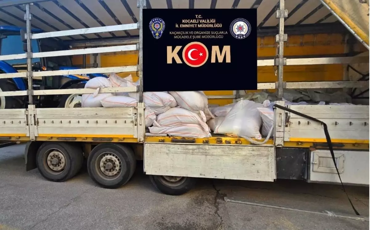 Kocaeli'de Kaçak Nargile Tütünü ve Bandrolsüz Makaron Operasyonu