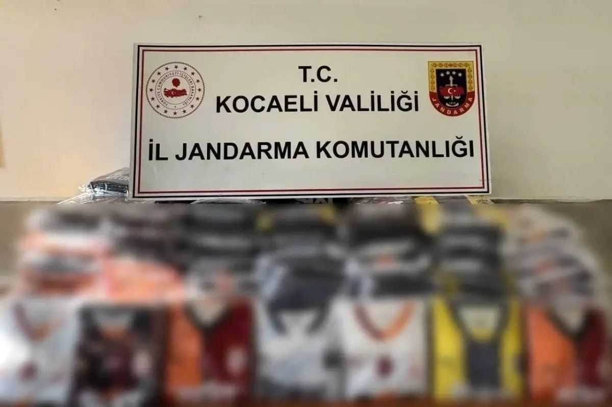 Kocaeli'de Kaçak Spor Malzemeleri Ele Geçirildi
