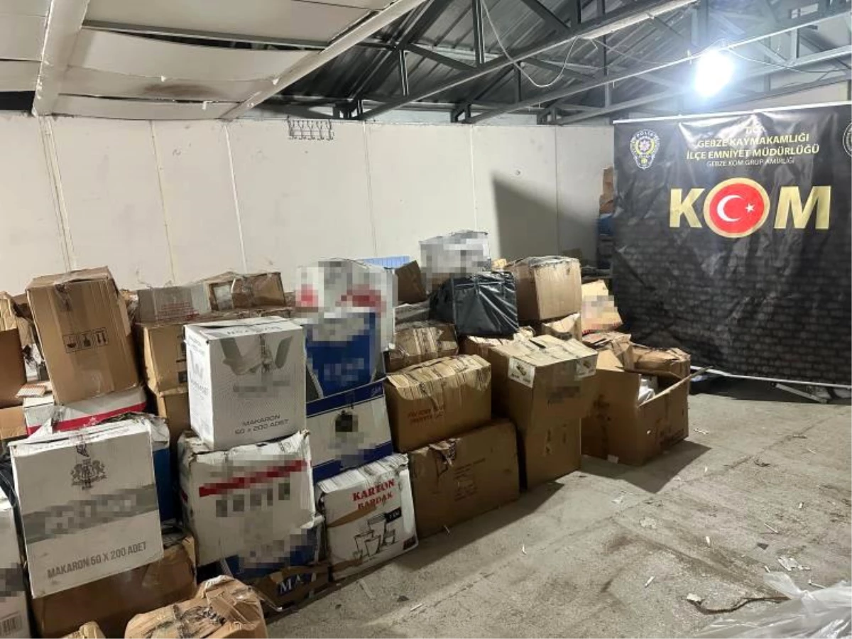 Kocaeli'de Kaçakçılık Operasyonu: 892 Bin 900 Makaron ve 480 Kilogram Tütün Ele Geçirildi