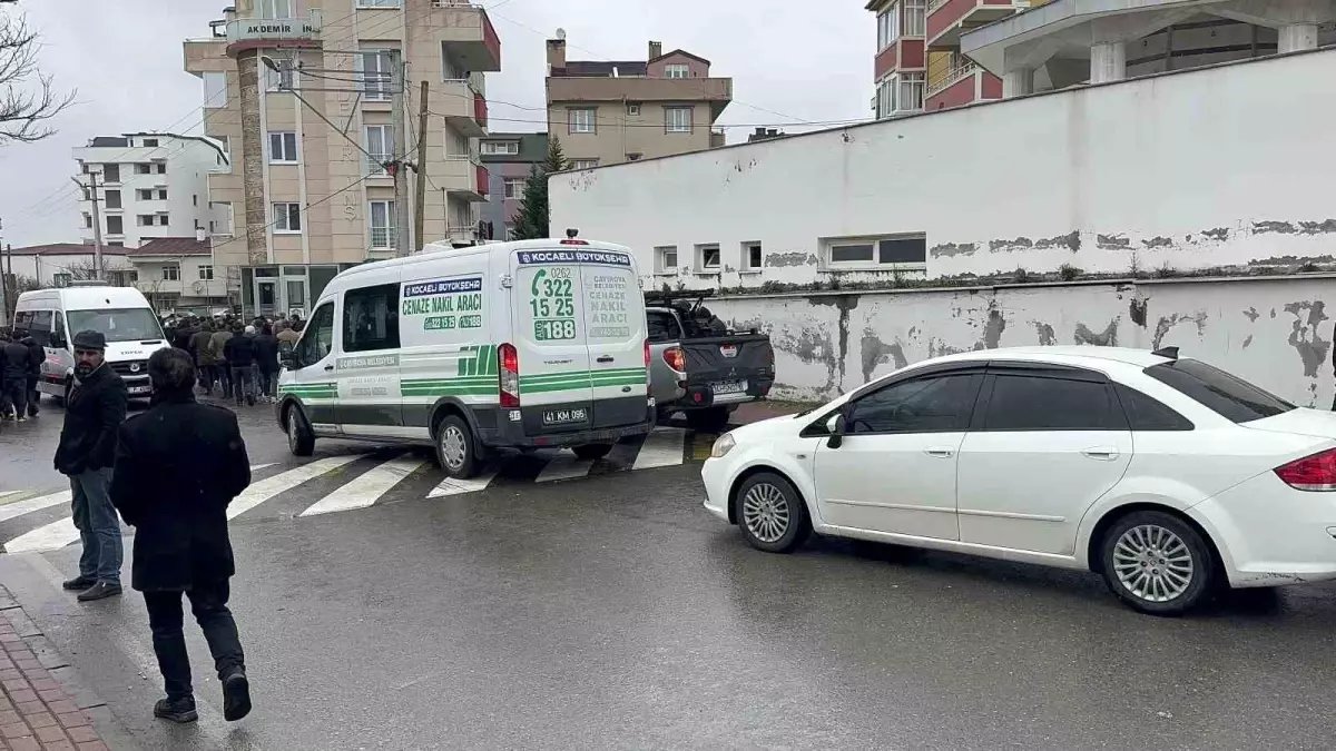 Kocaeli'de Kadın, Kocasını Öldürdü