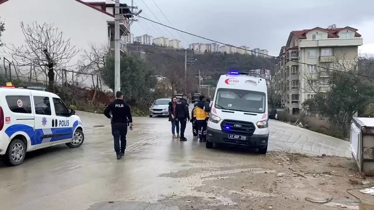 Kocaeli'de Kadın, Tartıştığı Kocasını Bıçakladı