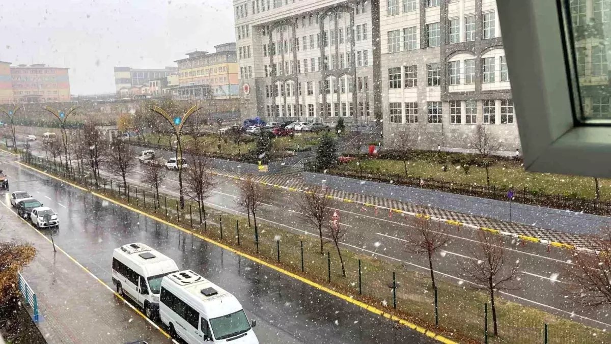 Kocaeli'de Kar Yağışı Etkili Olmaya Başladı
