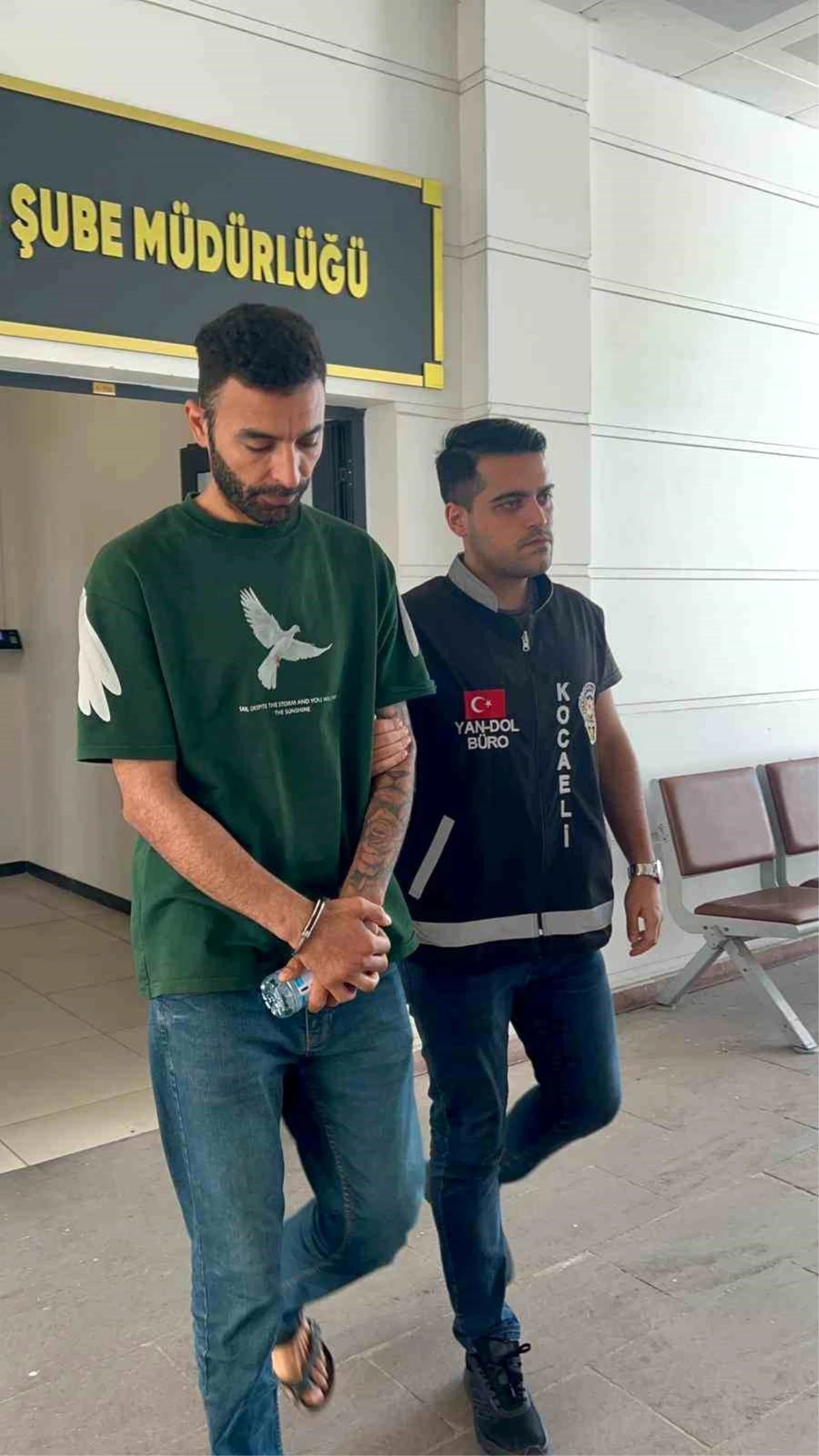 Kocaeli'de Kimlik Dolandırıcıları Tutuklandı