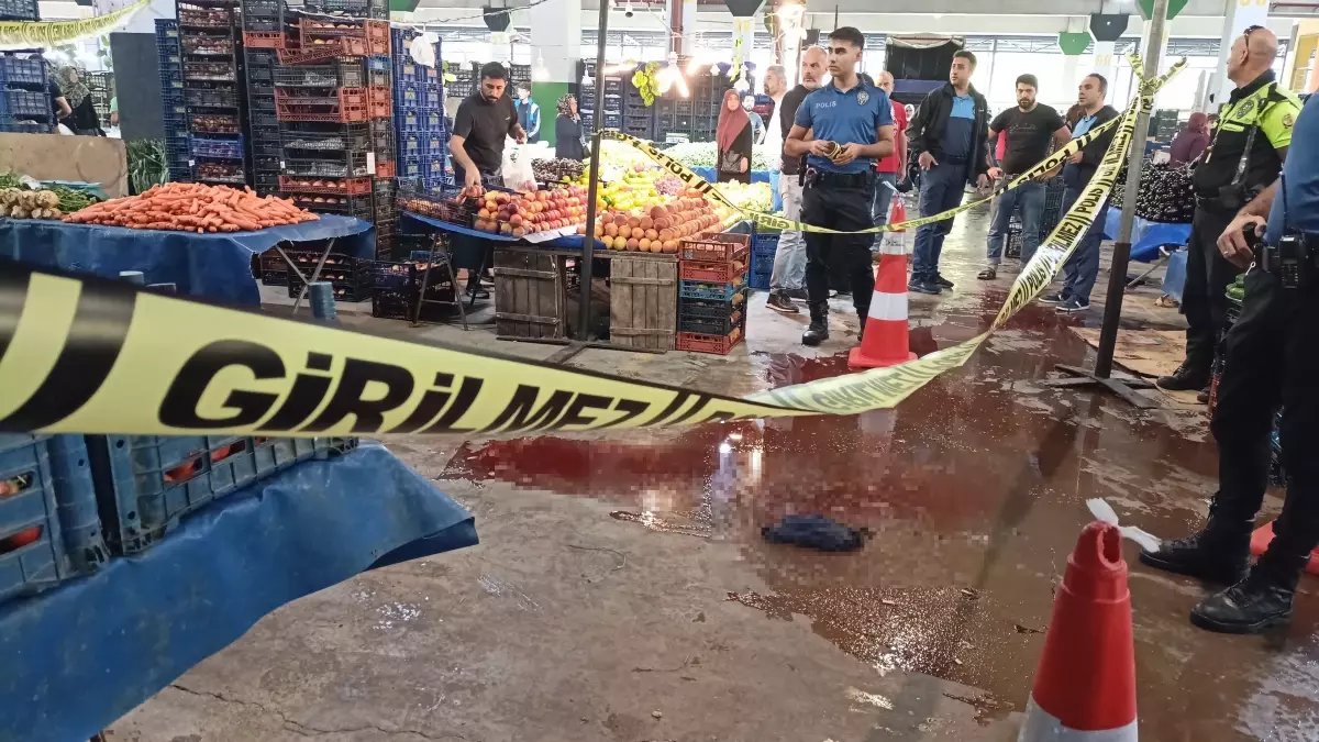 Kocaeli'de Pazar Alanında Bıçaklama Olayı: Bir Kişi Hayatını Kaybetti
