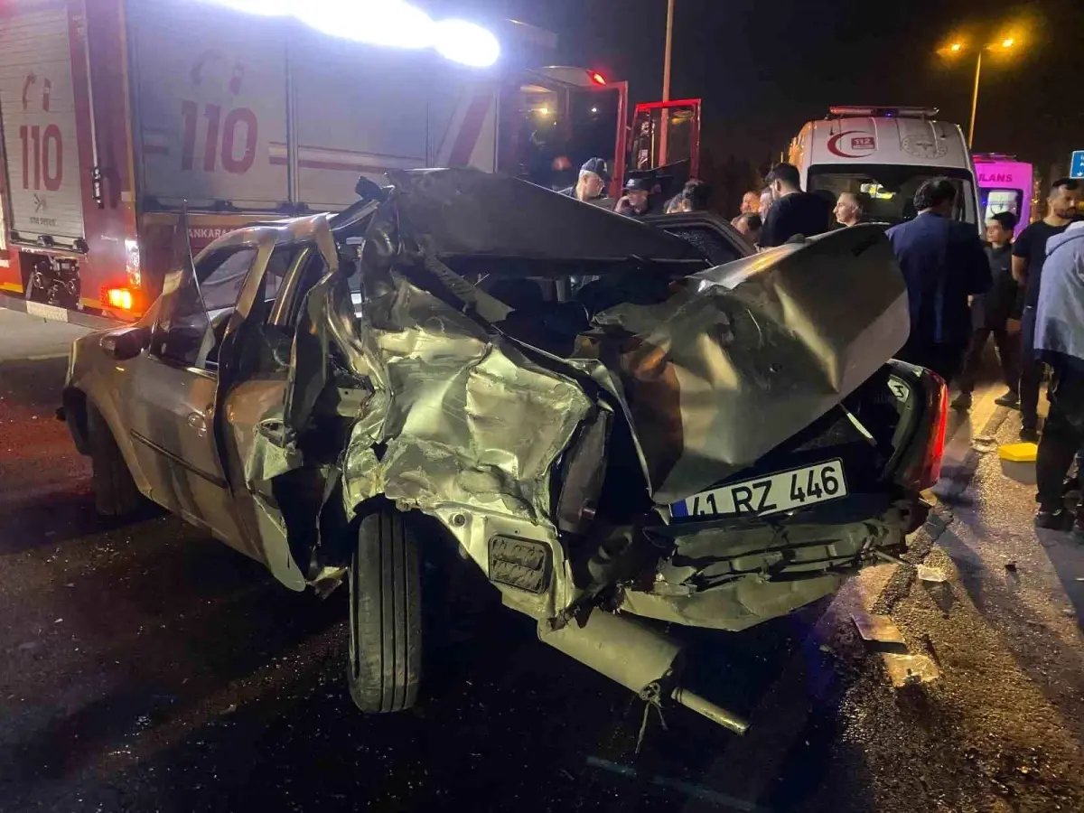 Kocaeli'de Peş Peşe İki Trafik Kazası: 2 Ağır Yaralı