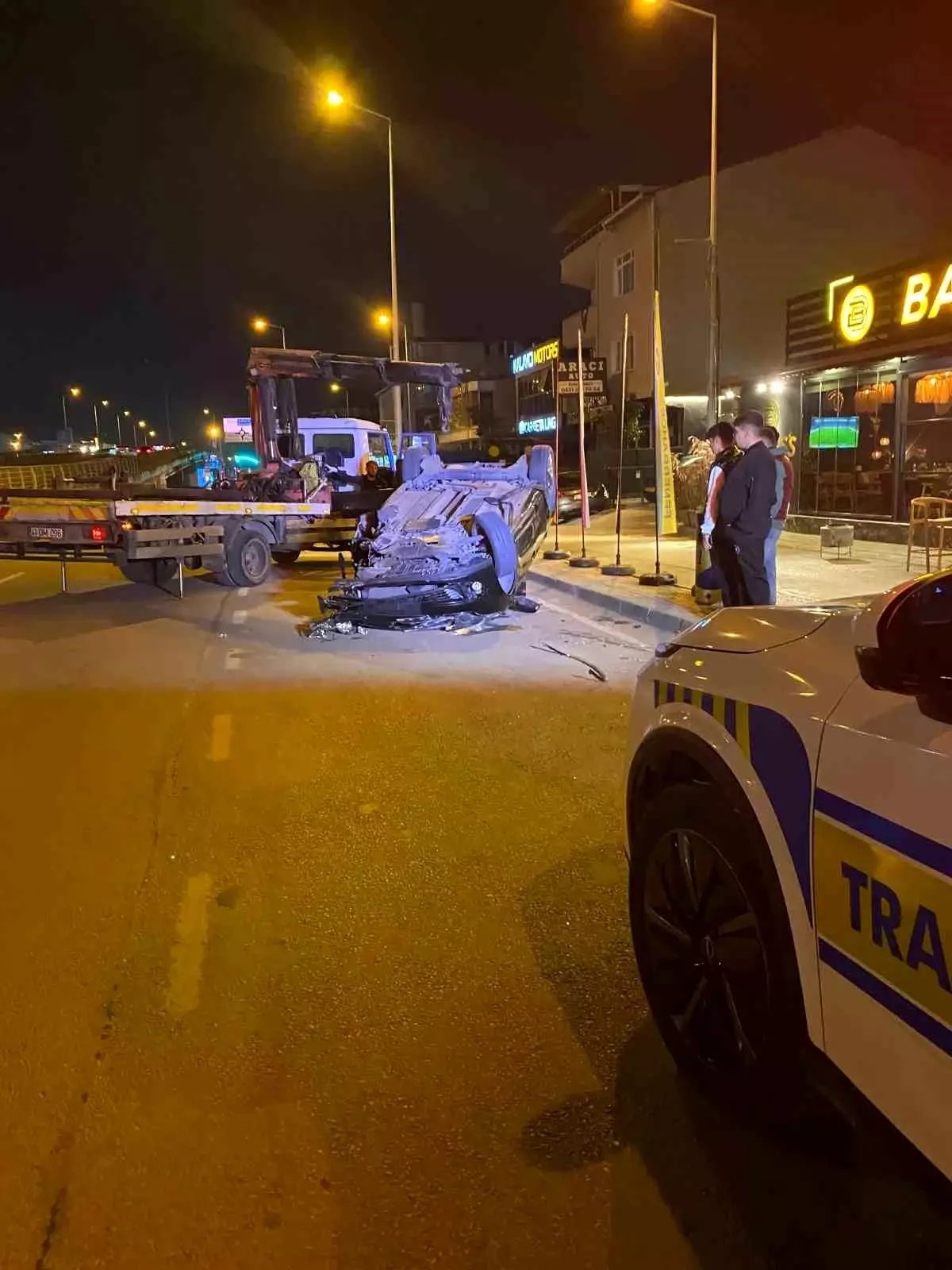 Kocaeli'de Takla Atan Otomobilde 3 Yaralı