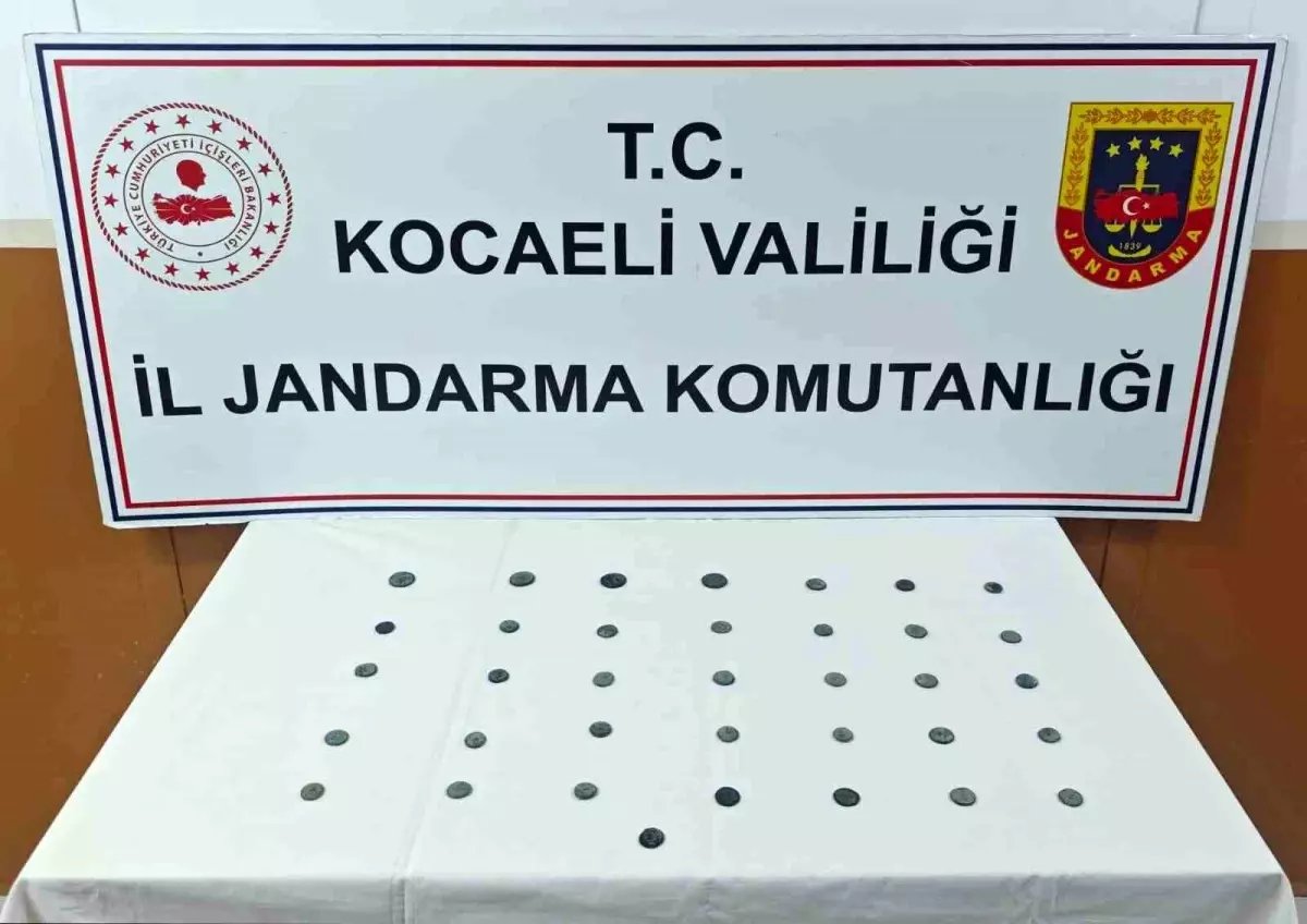 Kocaeli'de Tarihi Eser Kaçakçılığı Operasyonu: 36 Sikke Ele Geçirildi