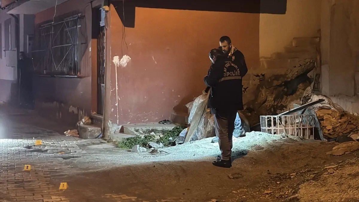 Kocaeli'de Tartışma Kanlı Bitti: Bir Kişi Silahla Yaralandı