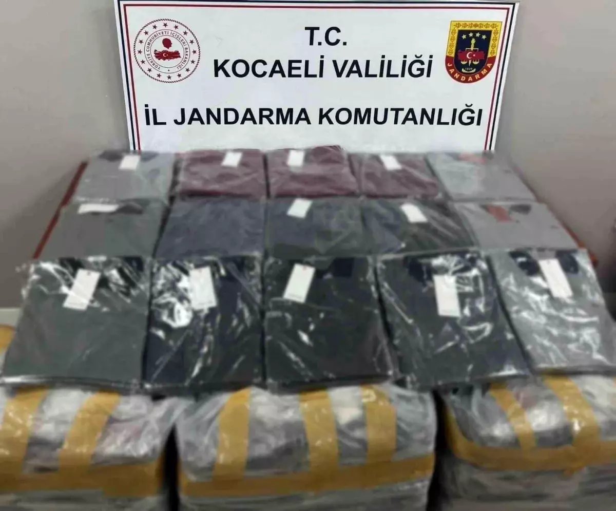 Kocaeli'de Ünlü Markaların Taklidine Operasyon: 2 Bin 800 Giyim Malzemesi Ele Geçirildi