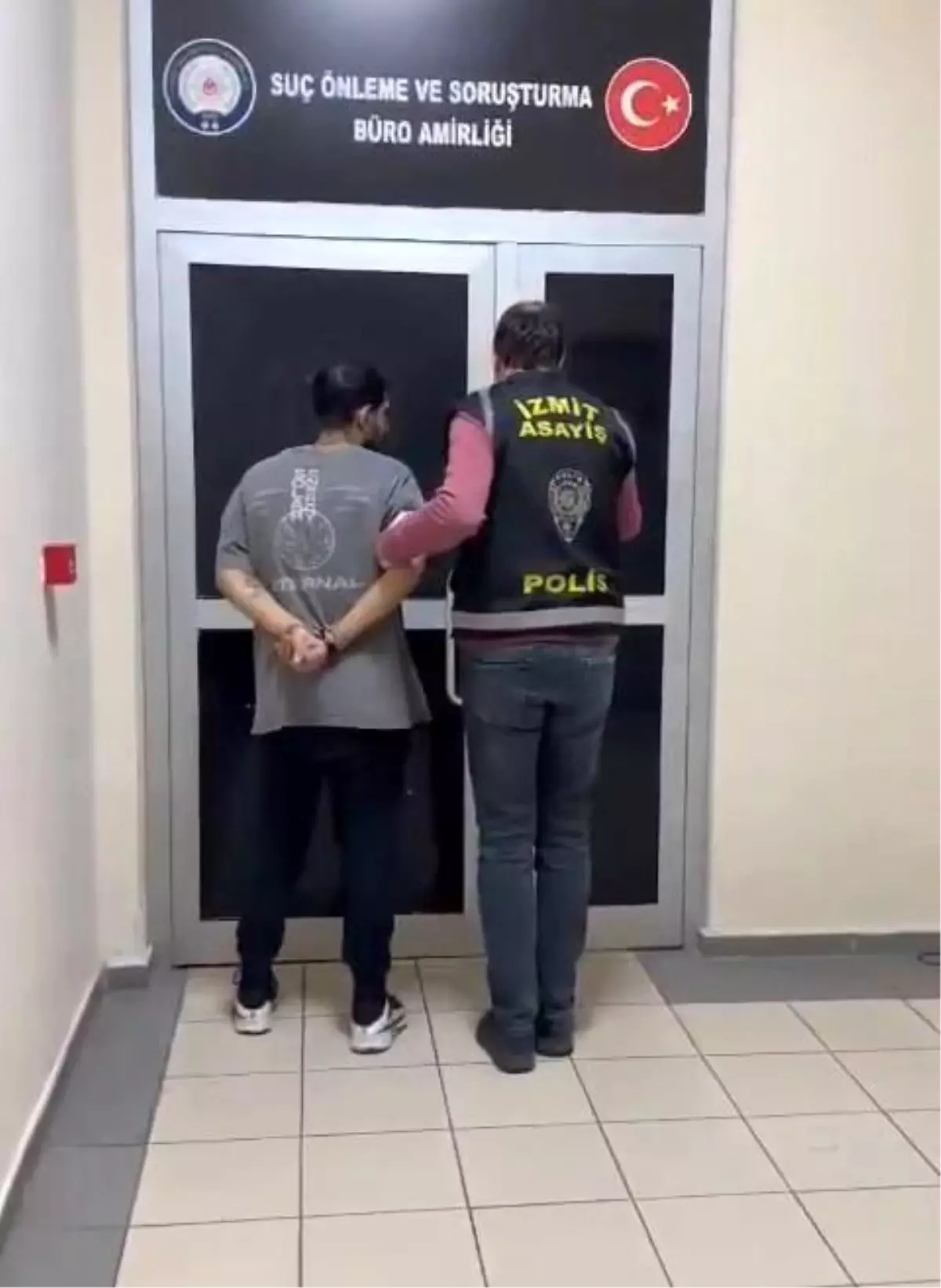 Kocaeli'de Uyuşturucu Suçlusu ve Silah Kaçakçısı Yakalandı