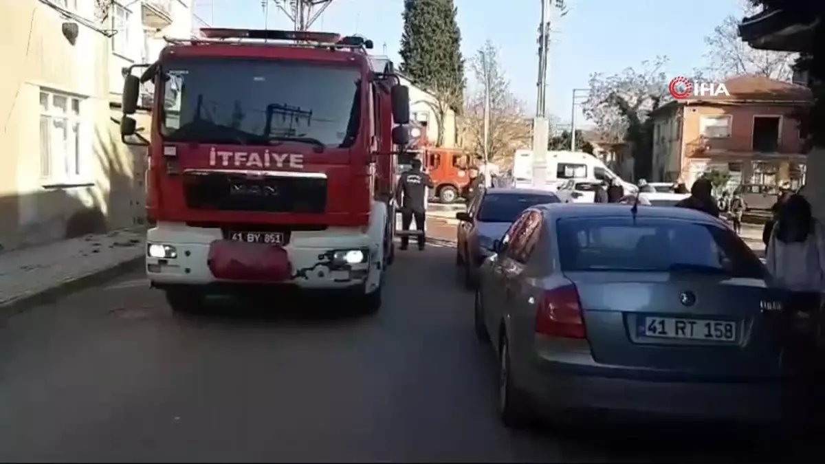 Kocaeli'de Yangın: Daire Kullanılamaz Hale Geldi