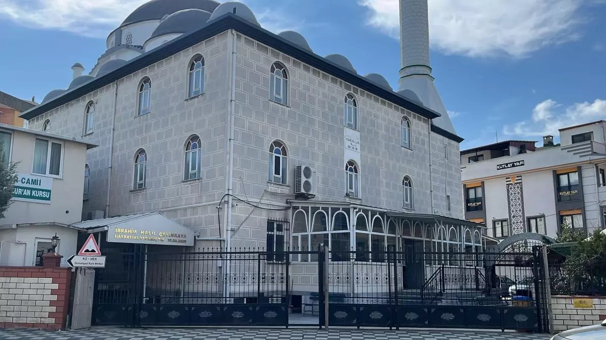 Kocaeli'deki Caminin Tuvaletinde Silahla Vurulan Kişi Bulundu