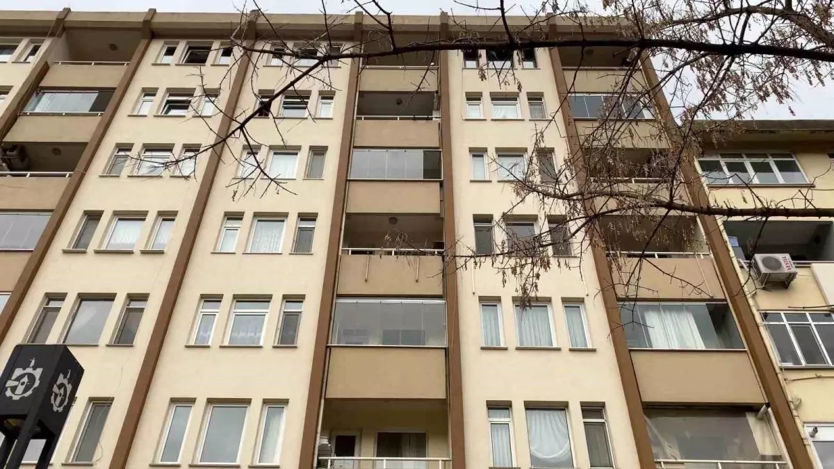 Kocaeli'nde 40 Yaşındaki Kadın Evinde Ölü Bulundu