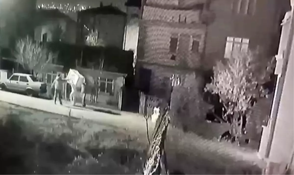 Kocaeli'nde Hırsızlık Anı Güvenlik Kamerasında