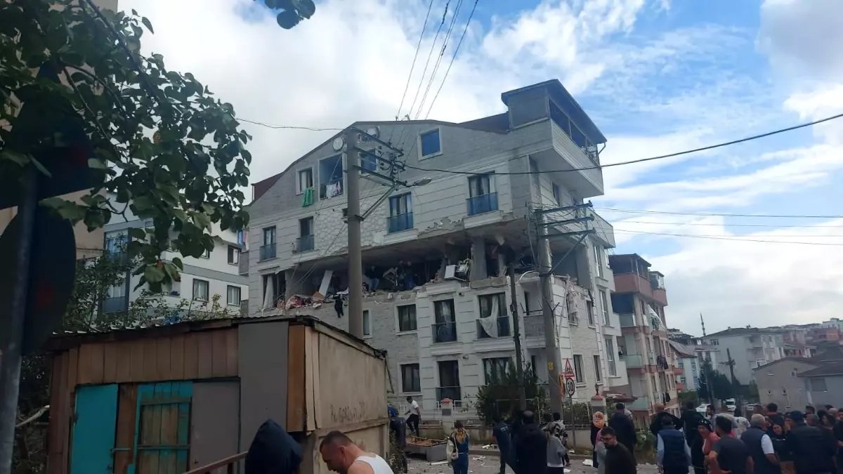 Kocaeli'nin Gebze ilçesinde evde patlama: 7 yaralı