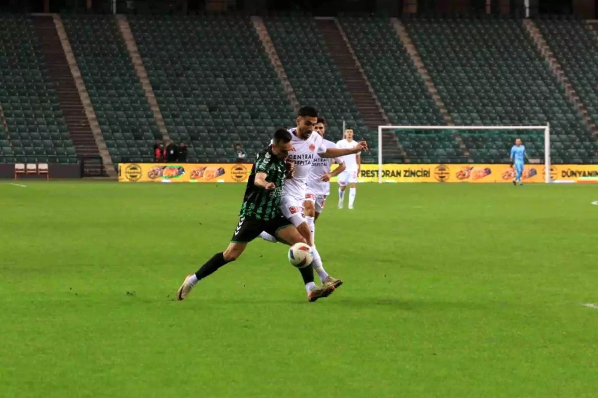 Kocaelispor, Ümraniyespor'u 1-0 Mağlup Etti