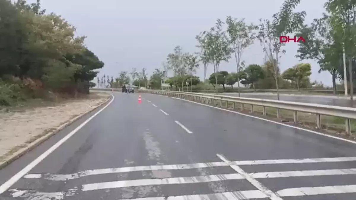 Kontrolden Çıkan Çekici Devrildi, Sürücü Yaralandı