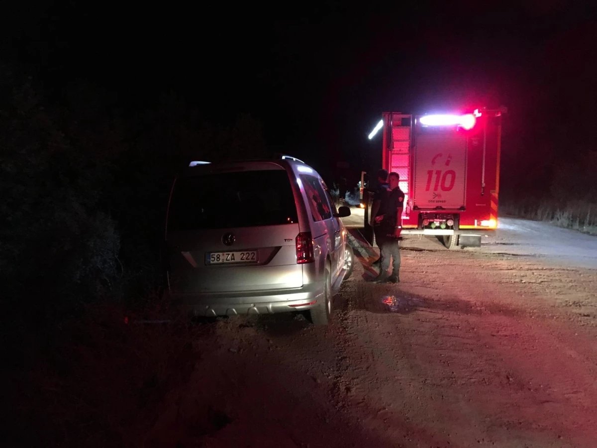 Körfez'de araç uçurumun kenarında asılı kaldı, sürücü yaralandı