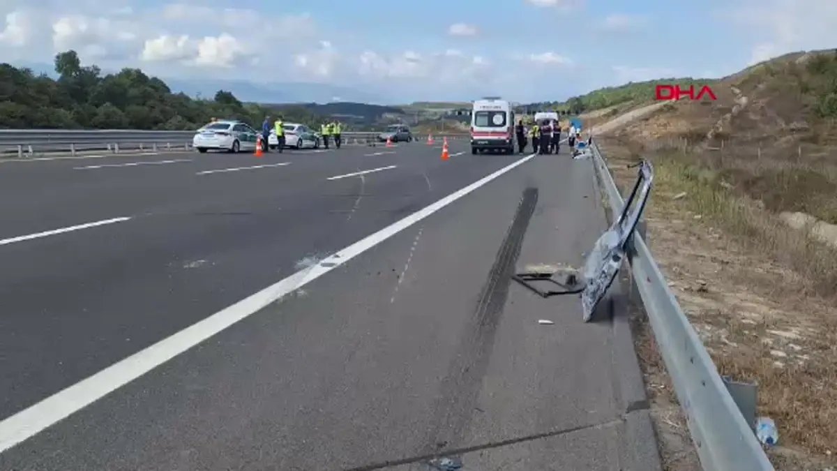 Kuzey Marmara Otoyolu'nda TIR'ın hafif ticari araca çarpması sonucu kadın yaralandı