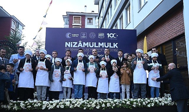 Milli Eğitim Bakanı Tekin, Konya Büyükşehir'in Nizamülmülk Bilgehanesi ve Lise Medeniyet Akademisi'ni Açtı