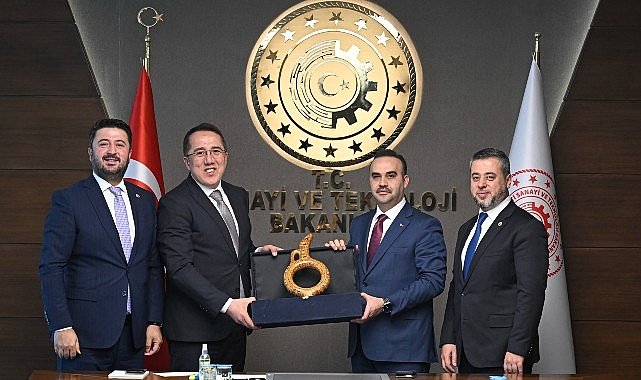 Nevşehir Belediye Başkanı Dr. Mehmet Savran ve AK Parti Nevşehir Milletvekilleri, Sanayi ve Teknoloji Bakanı Mehmet Fatih Kacır'ı ziyaret etti