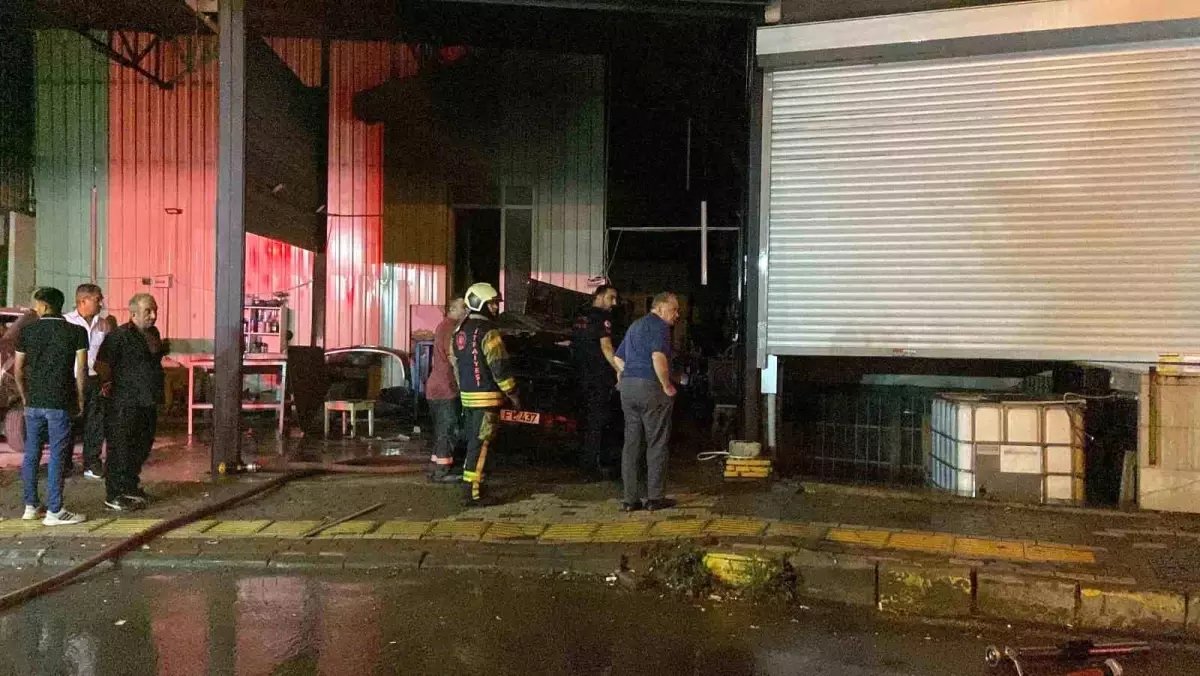 Oksijen Kaynağı Yangını Kocaeli'de Zarar Verdi