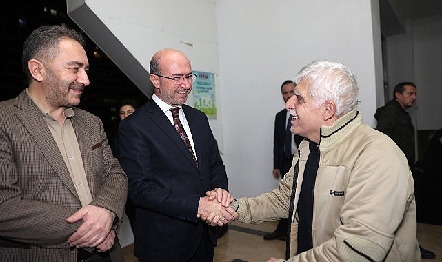 Selçuklu Belediye Başkanı Ahmet Pekyatırmacı, Selçuklu İlçe Müftülüğü'nün, Ebubekir Camii'nde düzenlediği Berat Kandili programında ilçe sakinleriyle kandil bereketine ortak oldu