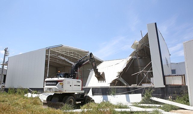 Yaylacık'ta kaçak depo yıkıldı