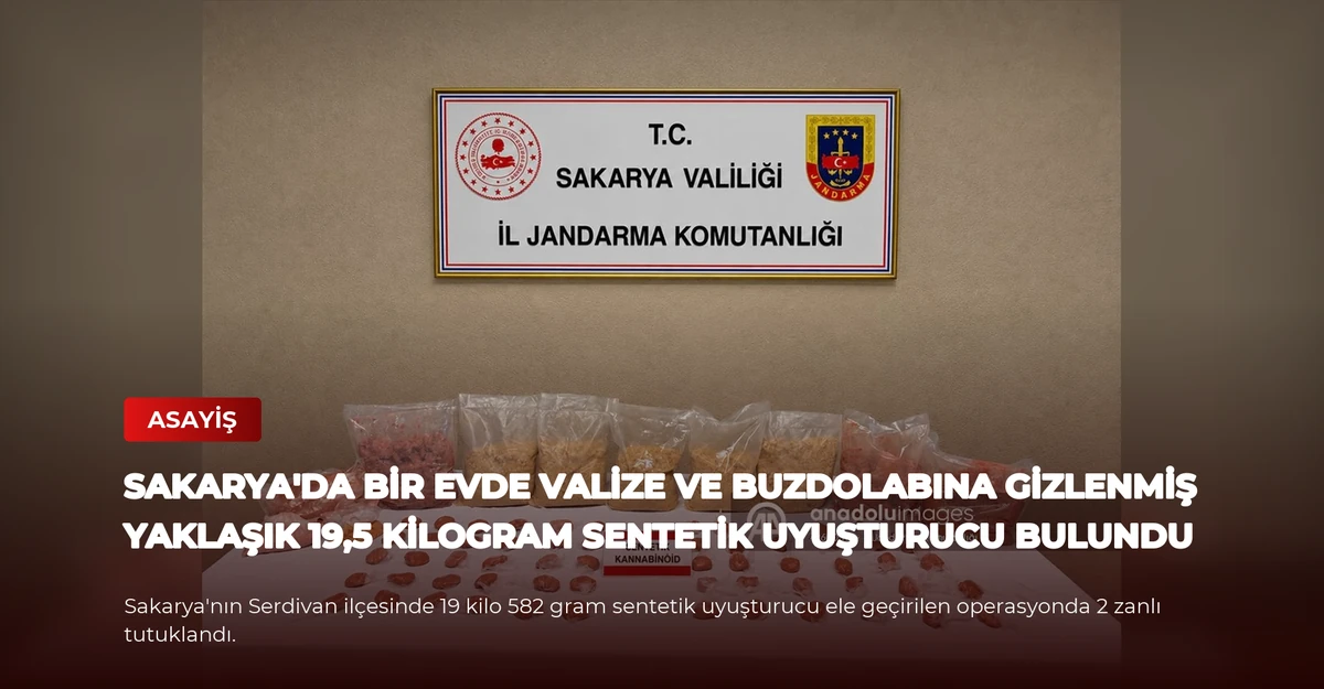 Sakarya'da bir evde valize ve buzdolabına gizlenmiş yaklaşık 19,5 kilogram sentetik uyuşturucu bulundu