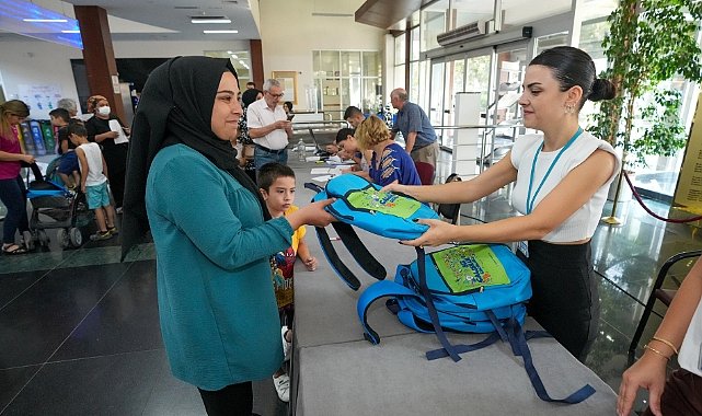 Gaziemir’de zorluklar sosyal hizmetlerle aşılıyor