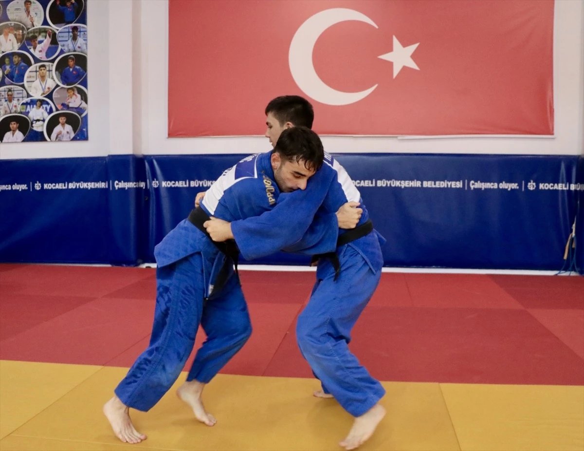 Genç Erkek Judo Milli Takımı Avrupa Kupası Hazırlıklarını Sürdürüyor