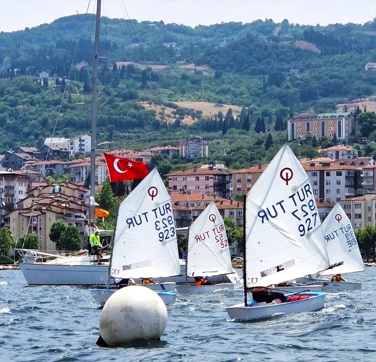 Karamürsel Kurtuluş Kupası’nda Yelken Yarışları Gerçekleştirildi