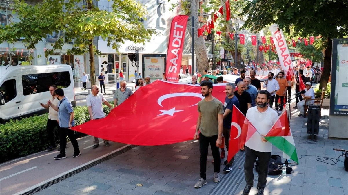 İzmit’te Hamas liderine suikast ve İsrail saldırıları protesto edildi