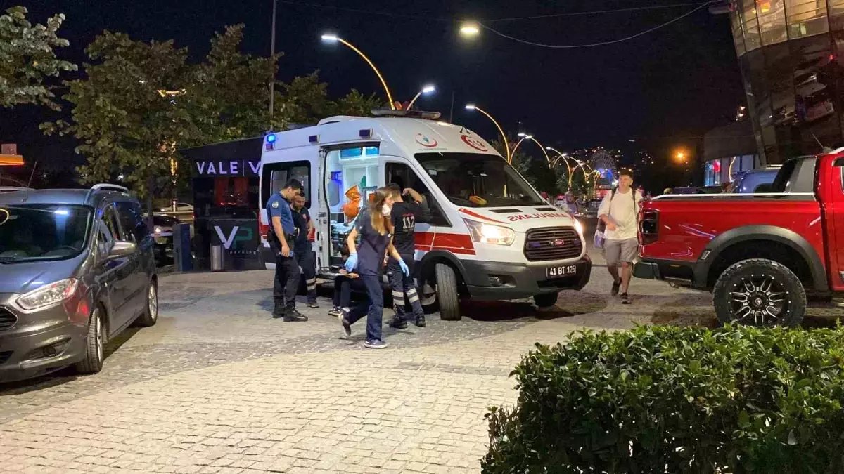  Kocaeli’nde AVM Tuvaletinde Ölü Bulundu