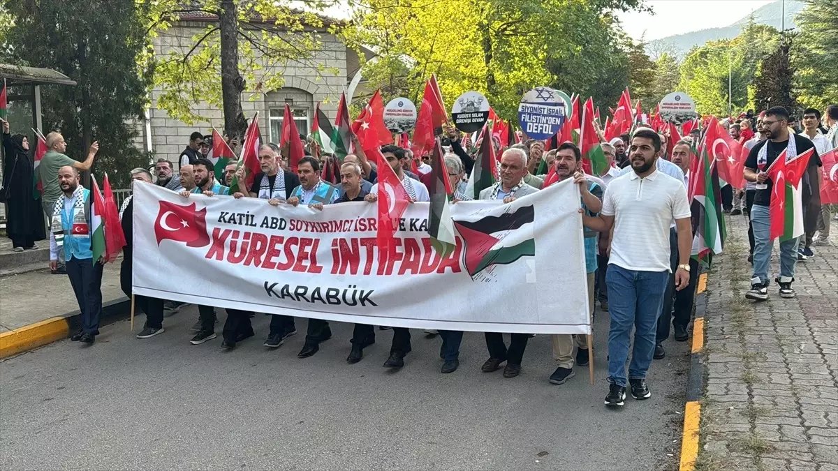  Karabük ve Kocaeli’de Filistin İçin Yürüyüş Düzenlendi