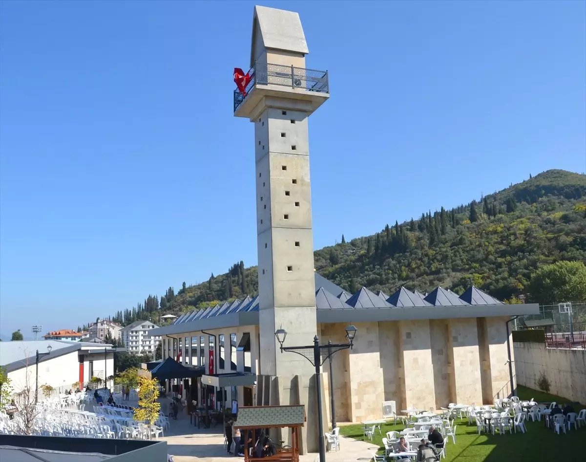  Karamürsel’de Yeni Camii İbadete Açıldı