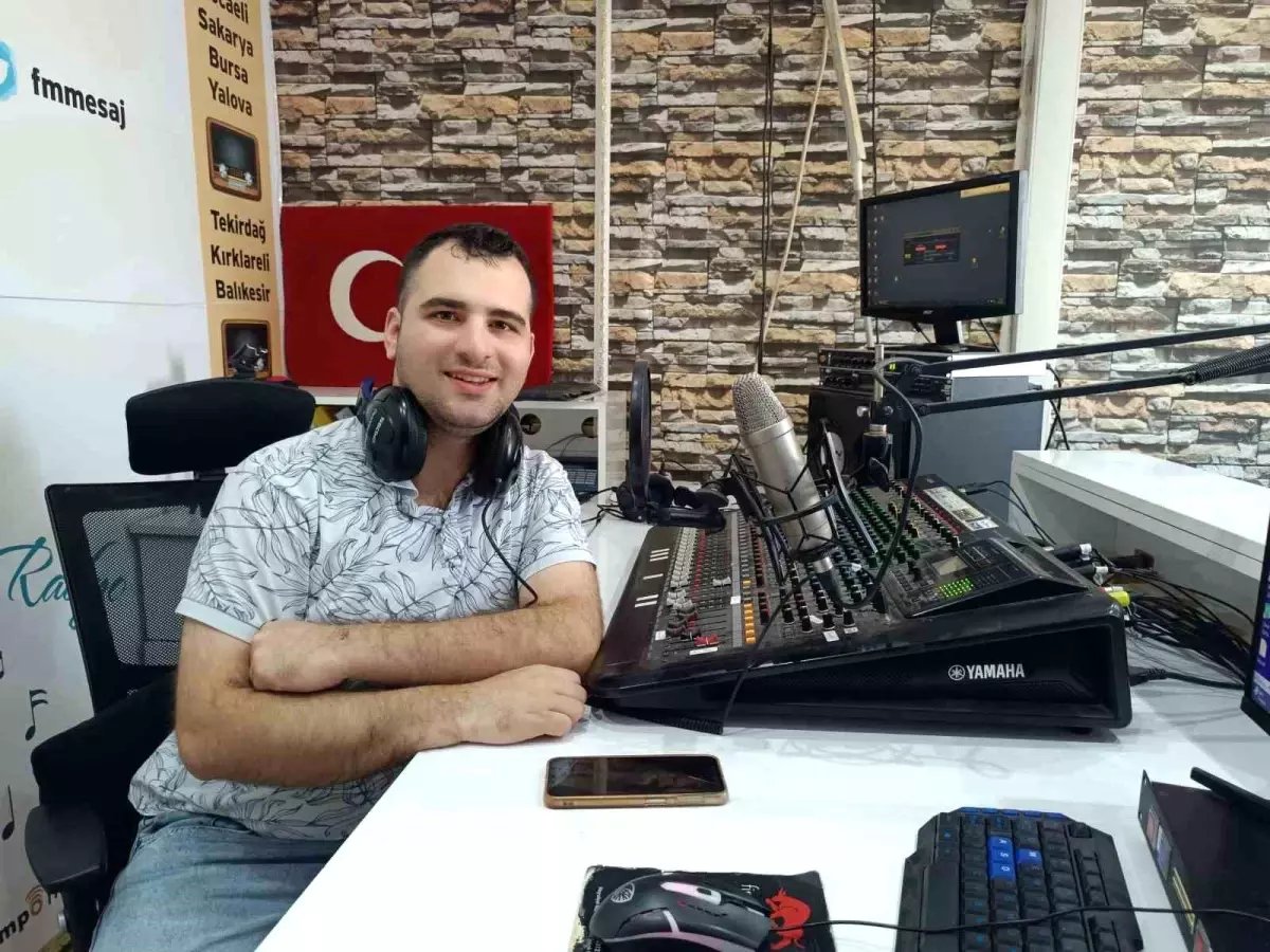 Türkiye’nin İlk Otizmli Radyo Programcısı: Muhammed Emirhan Güngör