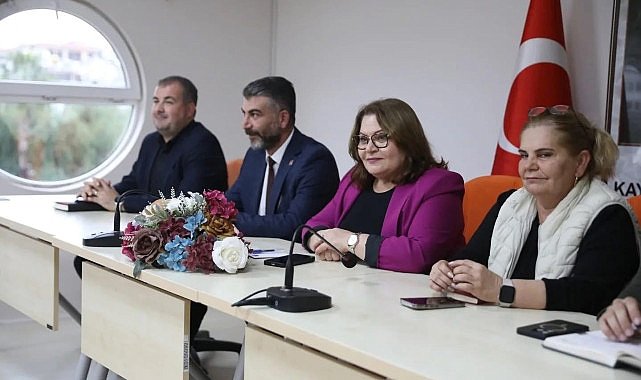  Başkan Gençay, Muhtarlarla Yıl Sonu Değerlendirme Toplantısı Gerçekleştirdi