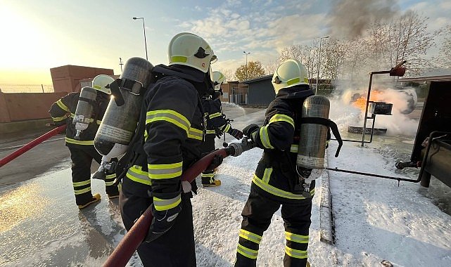  Büyükşehir İtfaiyesi’nden AKUT’a eğitim