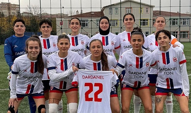  Çanakkale Dardanelspor Kadın Futbol Takımı, Ligin İlk Yarısını Lider Olarak Tamamladı