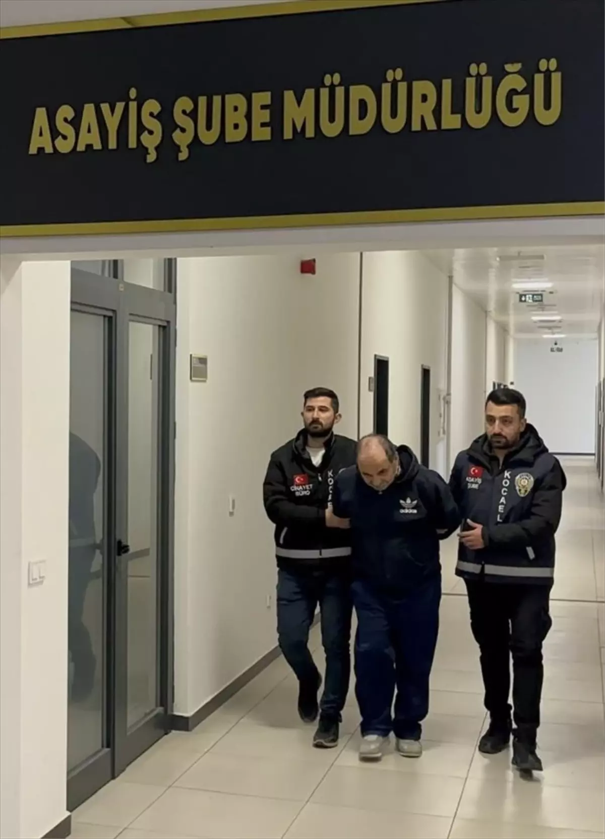  Darıca’da Eşini Pompalı Tüfekle Vuran Adam Tutuklandı